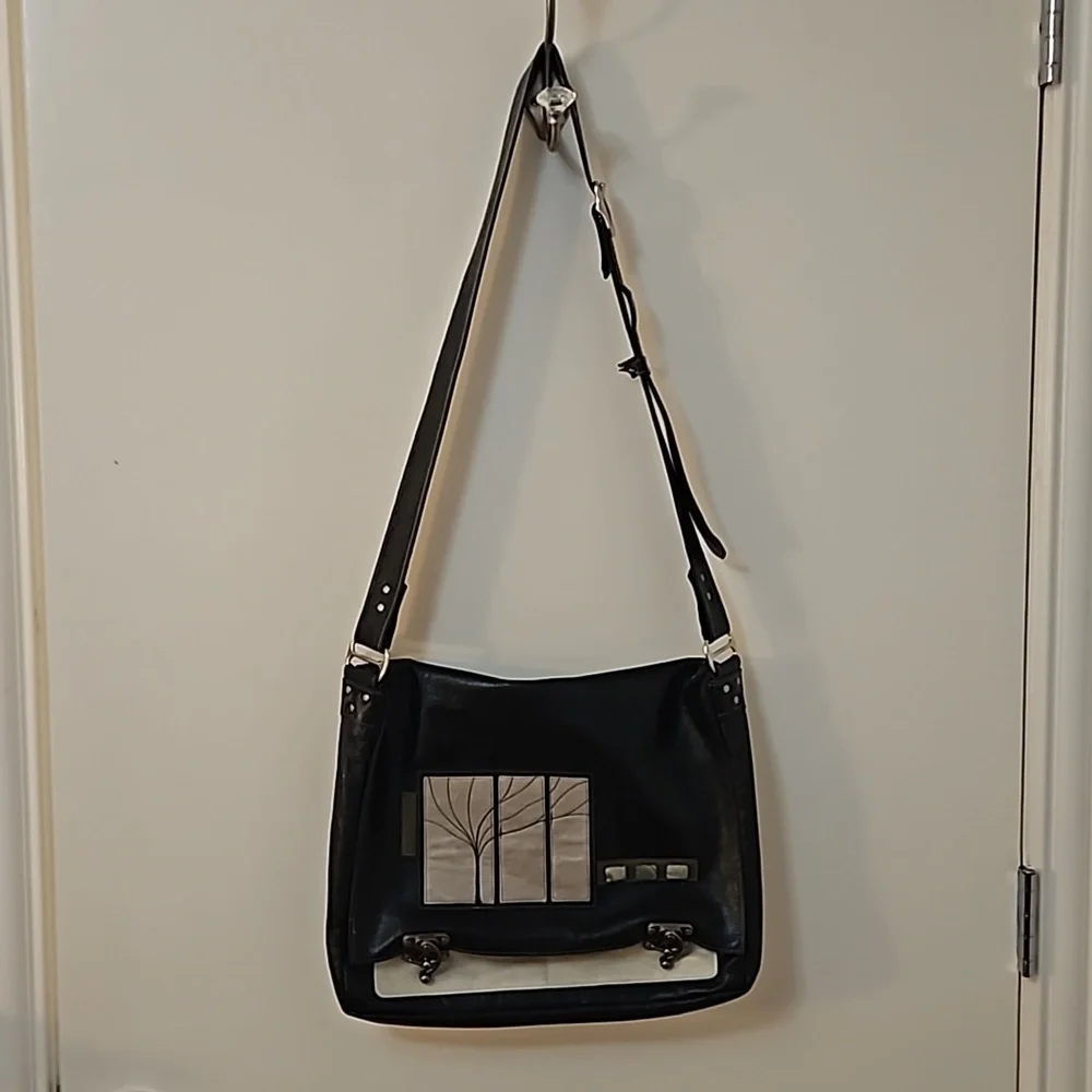 NATALIE & KELLIE NORTH Artisan Handcrafted Leather Laptop Messenger Bag